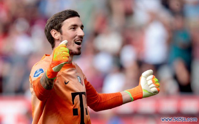 乌德勒支第1门将巴尔卡斯停赛